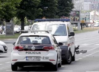 Sudar na raskrsnici u Sarajevu: Teško povrijeđen pješak