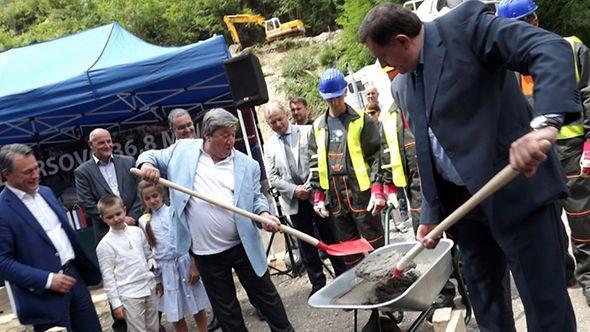 Polaganje kamena temeljca 2014. godine - Avaz