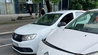 Sudar automobila na Socijalnom: Povrijeđene dvije osobe 