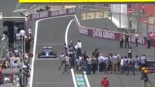 Zamalo izbjegnuta tragedija na utrci Formule 1, malo je nedostajalo da Okon pregazi ljude u boksu