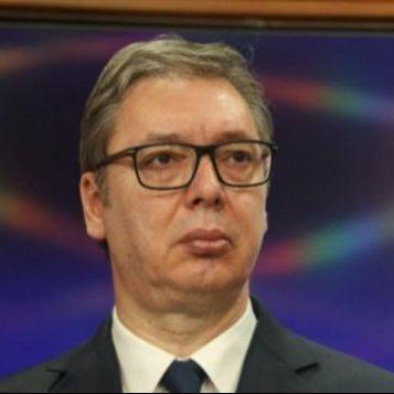 Vučić: Nisam nosio snajper na brdu iznad Sarajeva, idioti jedni