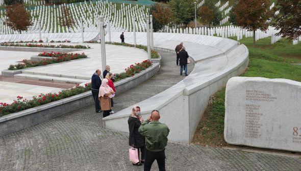 U Memorijalnom centru Potočari  - Avaz