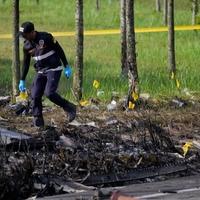 U padu aviona na autoput u Maleziji poginulo najmanje 10 ljudi: Pilot nije uputio poziv za pomoć