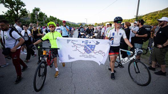 Iz Bihaća u Potočare stigli biciklisti i maratonci - Avaz