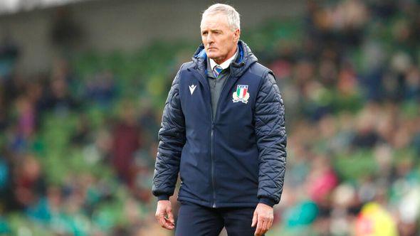 Italy's head coach Kieran Crowley watches on as players warm up, prior to the start of the Six Nations rugby union match between Ireland and Italy at the Aviva Stadium in Dublin - Avaz