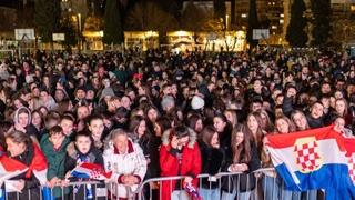 Navijači priredili vatreni doček u Mostaru i Ljubuškom za rukometaše Hrvatske