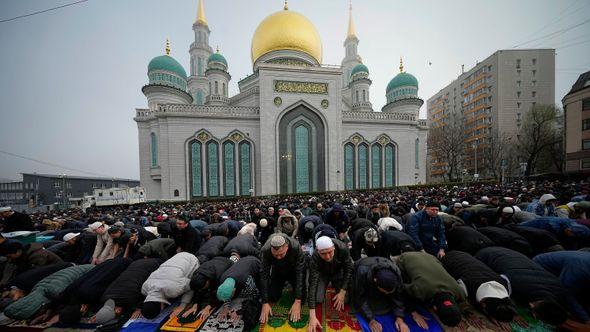 Bajram-namaz - Avaz