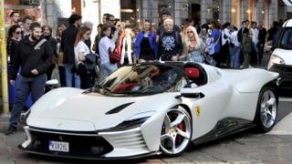 Porasla prodaja luksuznog brenda automobila Ferrari