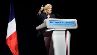 Le Pen: Raste pritisak na Makrona, ali on ima posljednju riječ o ostavci