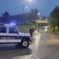 Kiša napravila velike probleme u Maglaju: Poplavljena oba ulaza u grad sa M-17, zatvoren put Zavidovići-Doboj