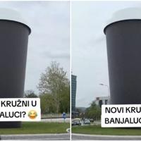 Instalacija na kružnom toku u Banjoj Luci postala viralna: Je li ovo "kafa za ponijeti"