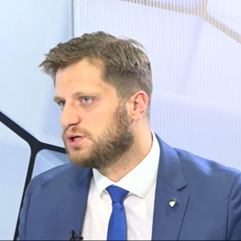 Irfan Čengić: SDA-ovci govore da je na moju kuću bačena petarda, Benjamina ima svoj a ja svoj put!