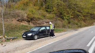 Nesreća kod Olova: Jedan automobil skršen, stvorile se kilometarske kolone