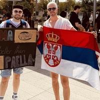 Šta je sporno sa sarmom: Navijaču iz Srbije zabranili da unese zanimljiv transparent na meč Đokovića i Alkaraza