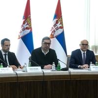 Vučić s članovima Vlade Srbije o protestima, Kosovu i BiH: Bezbjednosna situacija poljuljana

