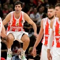 Navijači Crvene zvezde gnusnim uvredama "časte" legendu